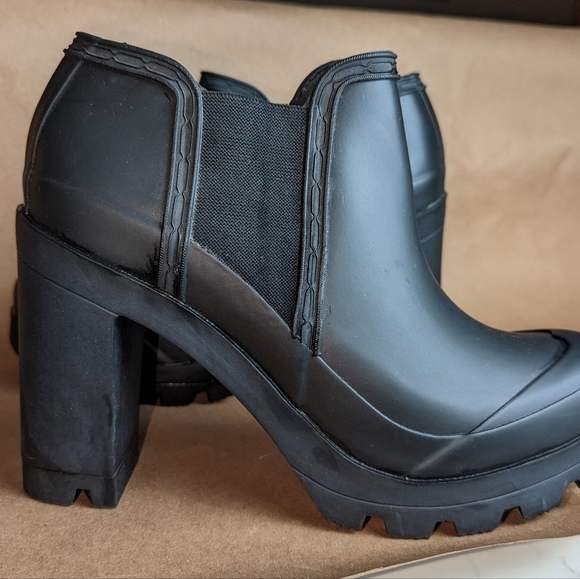 NWOB Hunter Chunky Heel Rain Booties🏷️ - Picture 4 of 8